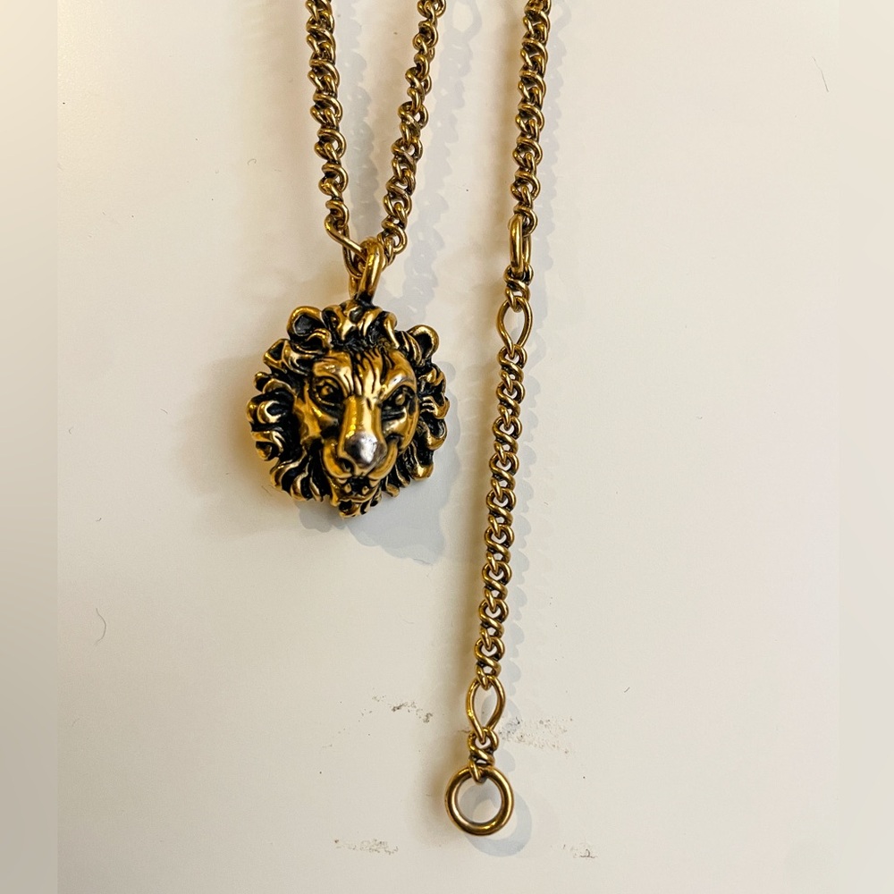 Gucci lion head necklace